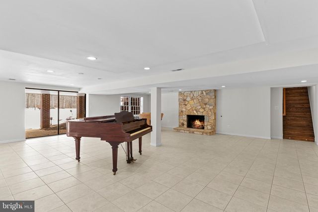 6713 BRIARCROFT ST, Clifton, VA 20124