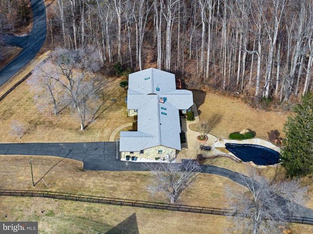 6713 BRIARCROFT ST, Clifton, VA 20124