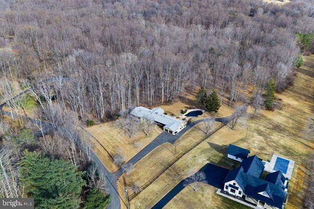 6713 BRIARCROFT ST, Clifton, VA 20124