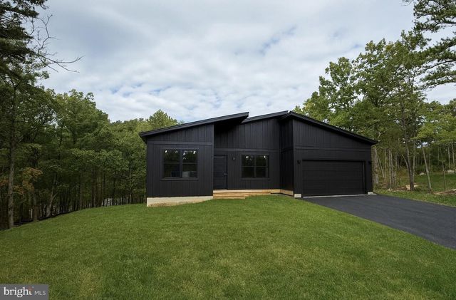 251 SACHEM HL, Hedgesville, WV 25427
