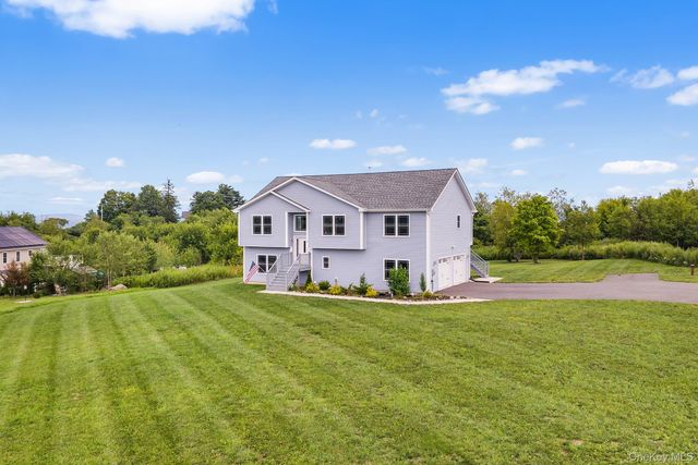 21 Meadow View Drive, Marlboro, NY 12542
