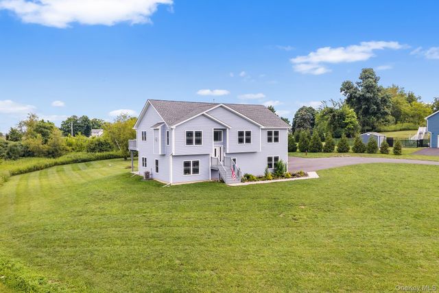 21 Meadow View Drive, Marlboro, NY 12542