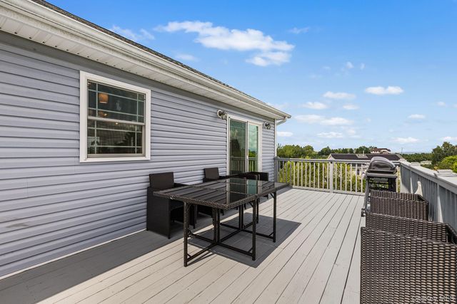 21 Meadow View Drive, Marlboro, NY 12542