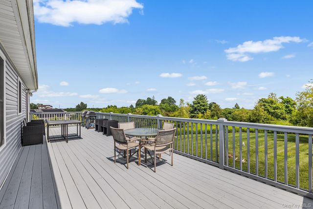 21 Meadow View Drive, Marlboro, NY 12542