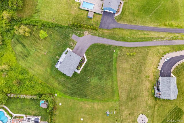 21 Meadow View Drive, Marlboro, NY 12542