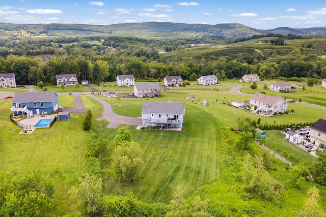 21 Meadow View Drive, Marlboro, NY 12542