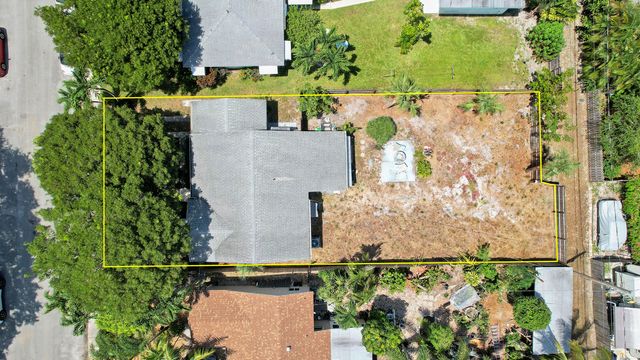 1222 N L Street, Lake Worth, FL 33460