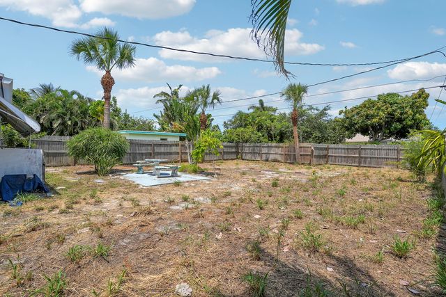 1222 N L Street, Lake Worth, FL 33460