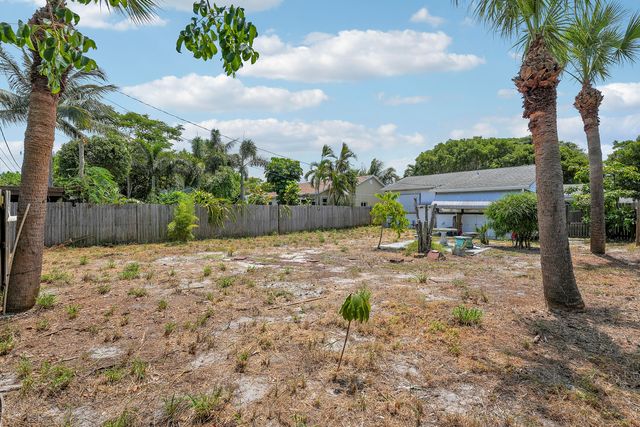 1222 N L Street, Lake Worth, FL 33460