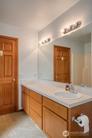 423 Evergreen Lane, Aberdeen, WA 98520