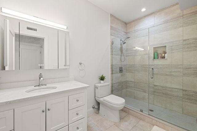 9 Independence Ave 307, Braintree, MA 02184