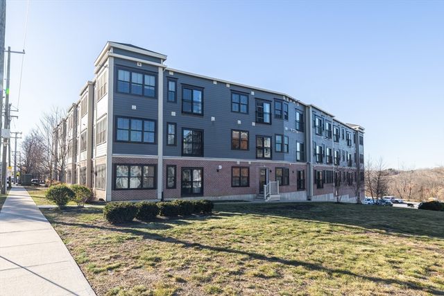 9 Independence Ave 307, Braintree, MA 02184