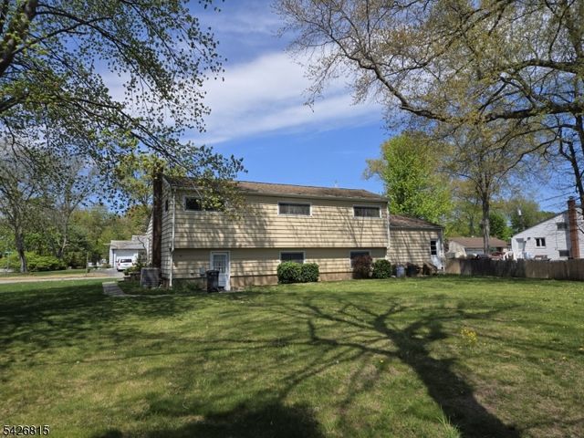 11 White Birch Ave, Pequannock Twp., NJ 07444