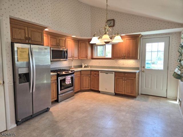 11 White Birch Ave, Pequannock Twp., NJ 07444