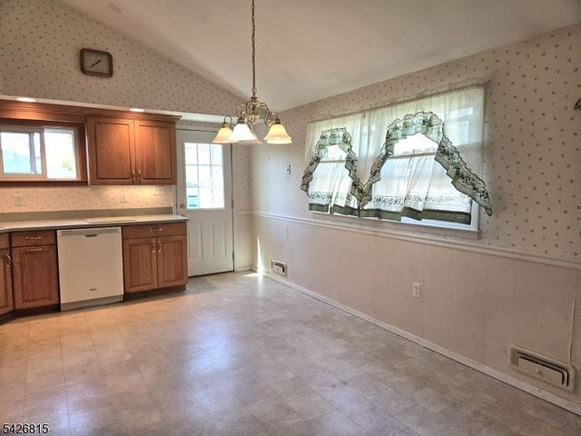 11 White Birch Ave, Pequannock Twp., NJ 07444
