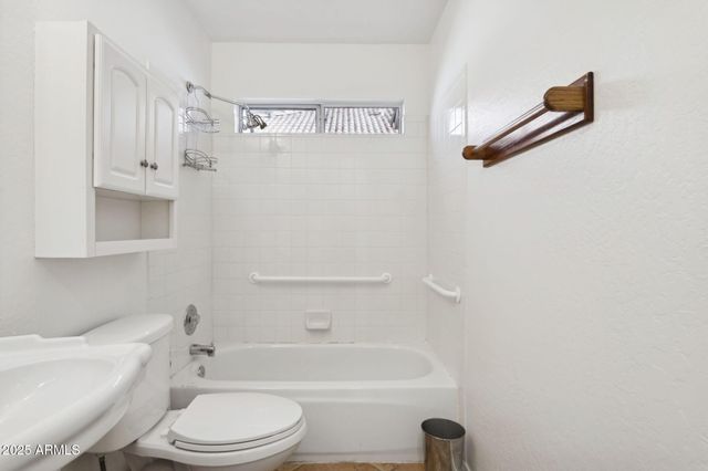 3101 E Wagoner Road, Phoenix, AZ 85032