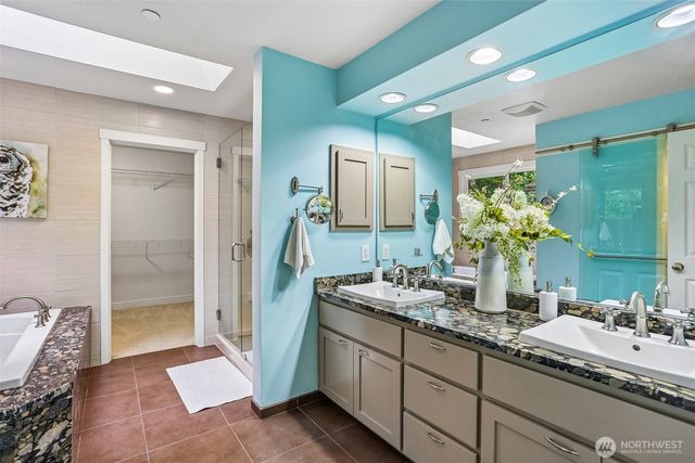 9975 185th Court NE, Redmond, WA 98052