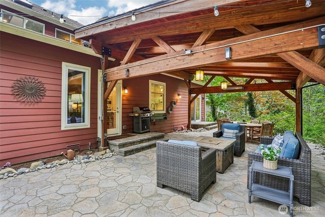 9975 185th Court NE, Redmond, WA 98052