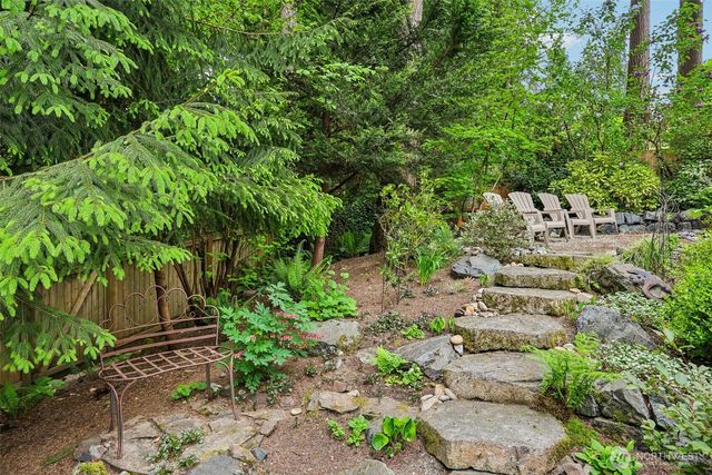 9975 185th Court NE, Redmond, WA 98052