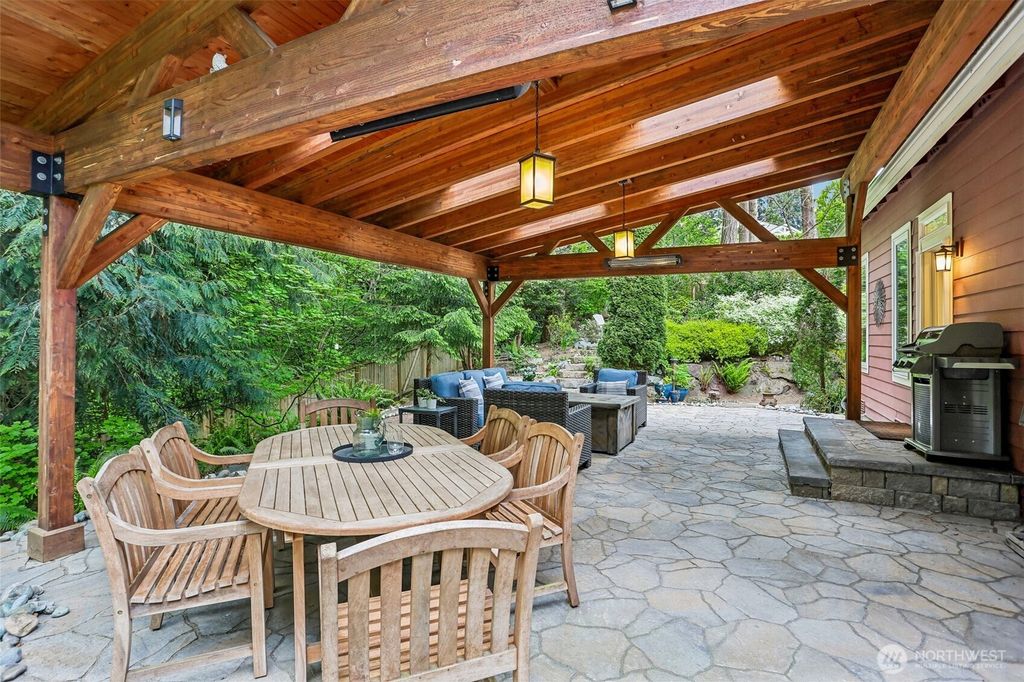 9975 185th Court NE, Redmond, WA 98052