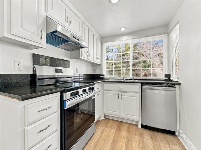 330 W Devonshire Drive, Oxnard, CA 93030