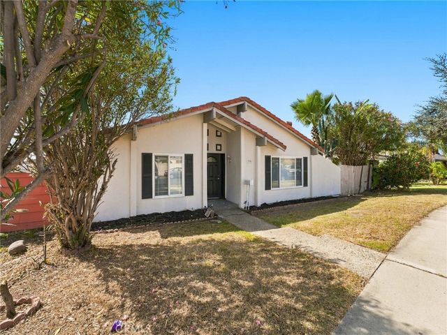 330 W Devonshire Drive, Oxnard, CA 93030