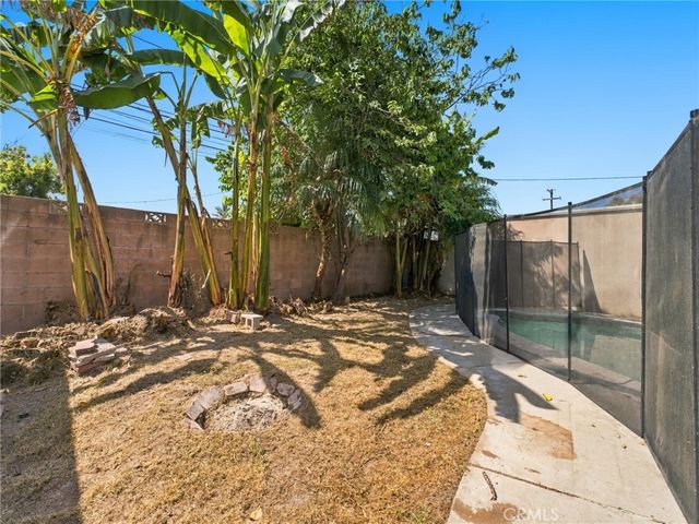 330 W Devonshire Drive, Oxnard, CA 93030