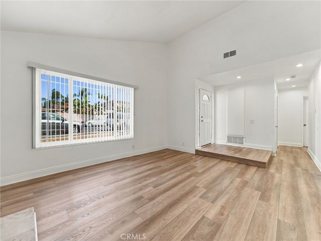 330 W Devonshire Drive, Oxnard, CA 93030