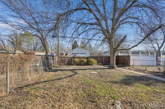 3929 Burgen Avenue, St Louis, MO 63116