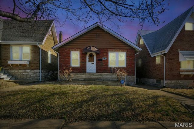 3929 Burgen Avenue, St Louis, MO 63116