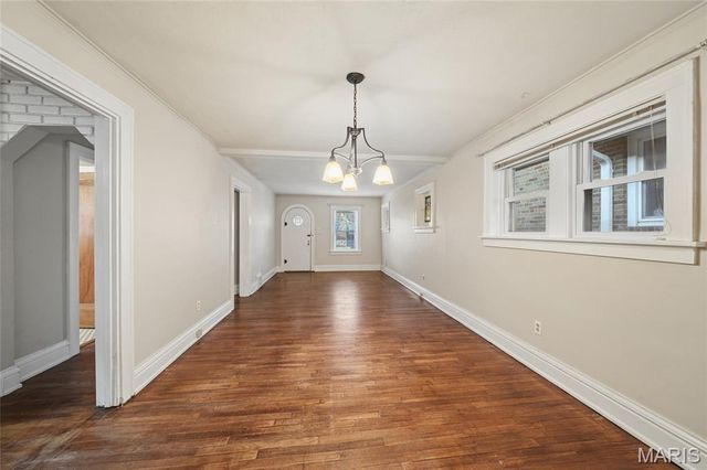 3929 Burgen Avenue, St Louis, MO 63116