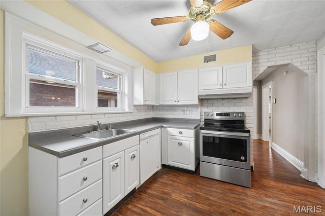 3929 Burgen Avenue, St Louis, MO 63116