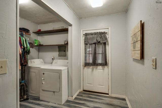 712 W ALAMEDA STREET, Iowa Park, TX 76367