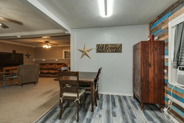 712 W ALAMEDA STREET, Iowa Park, TX 76367