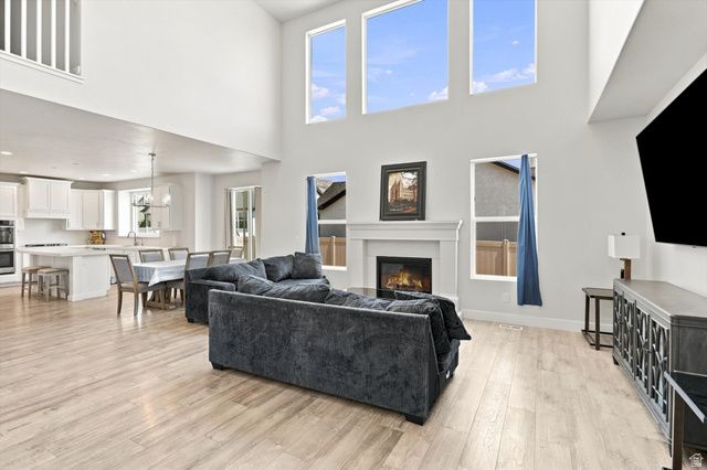 558 N HAMPTON LN, Lindon, UT 84042