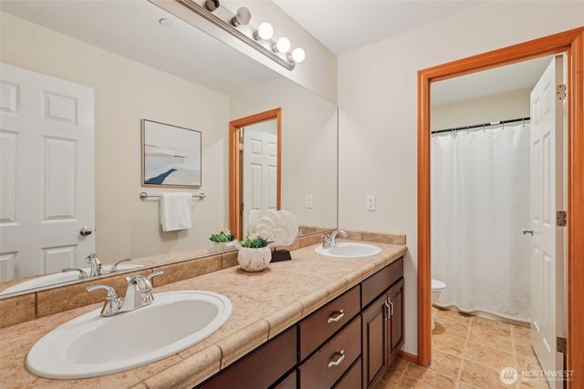 4707 NE 7th Place, Renton, WA 98059