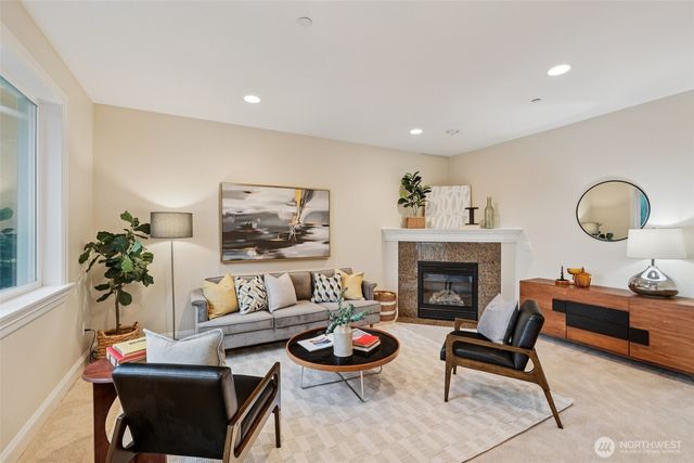 4707 NE 7th Place, Renton, WA 98059