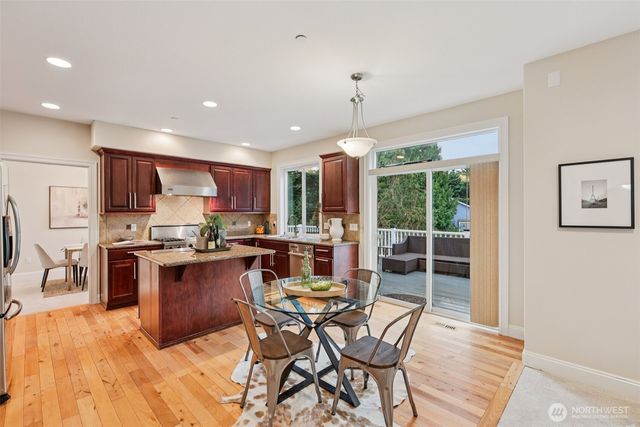 4707 NE 7th Place, Renton, WA 98059