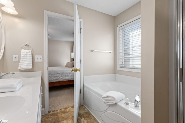 625 Ashley Commons Court, Greer, SC 29651