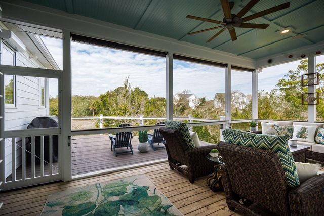 1537 Menhaden Lane, Mount Pleasant, SC 29466