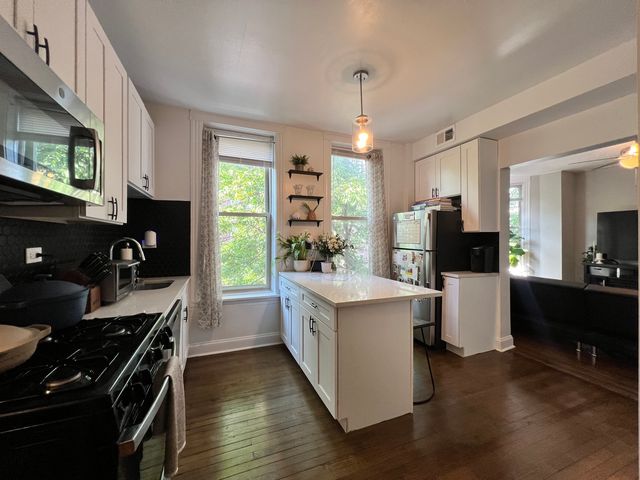 2258 N Kimball Avenue 3R, Chicago, IL 60647