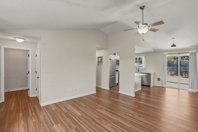 2004 SW 29th Street, Redmond, OR 97756