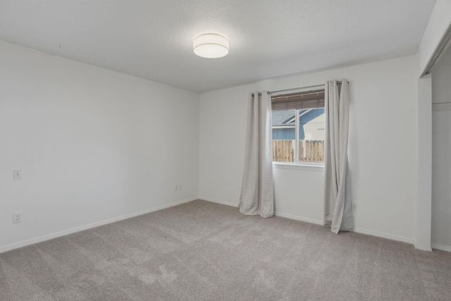 2004 SW 29th Street, Redmond, OR 97756