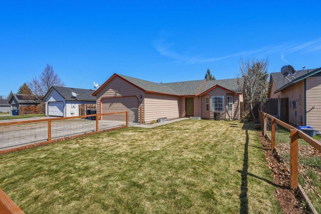 2004 SW 29th Street, Redmond, OR 97756