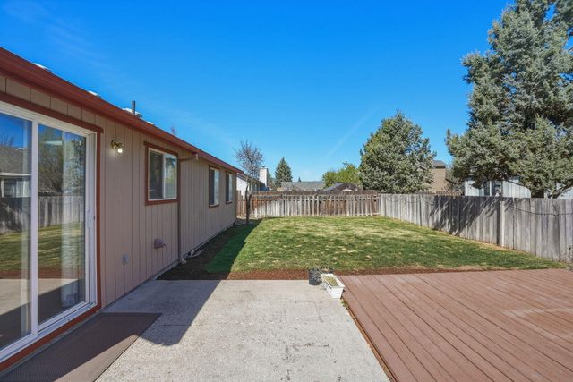 2004 SW 29th Street, Redmond, OR 97756