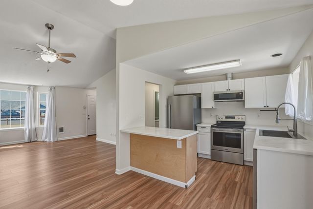 2004 SW 29th Street, Redmond, OR 97756