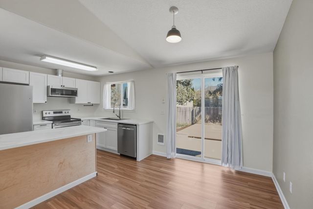 2004 SW 29th Street, Redmond, OR 97756