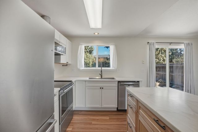 2004 SW 29th Street, Redmond, OR 97756