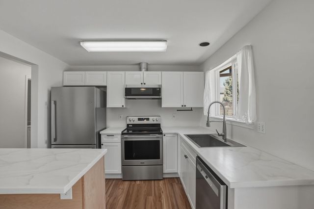 2004 SW 29th Street, Redmond, OR 97756