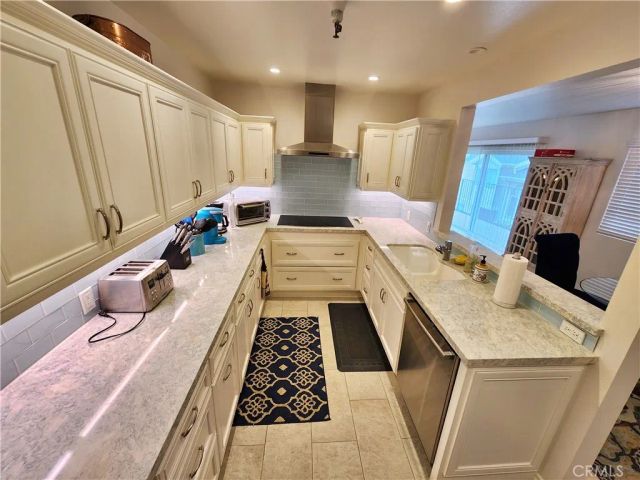 230 S Catalina 203, Redondo Beach, CA 90277